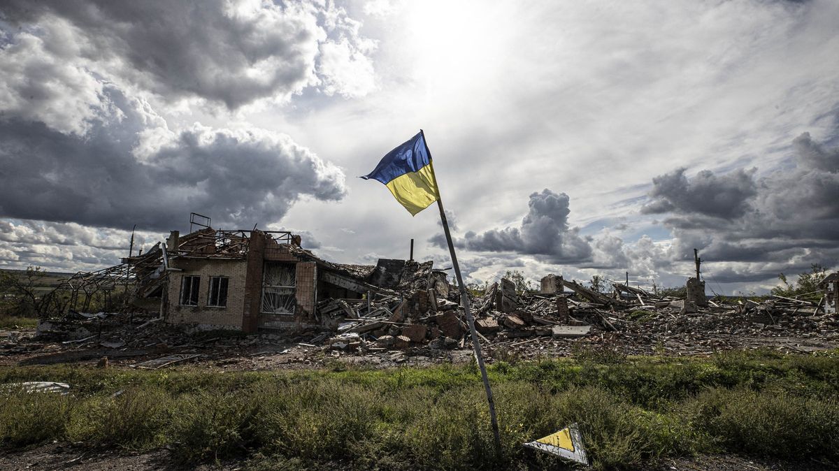 Ukrajinci hlásí úspěchy na východ od Lymanu a ruské ostřelování Záporoží